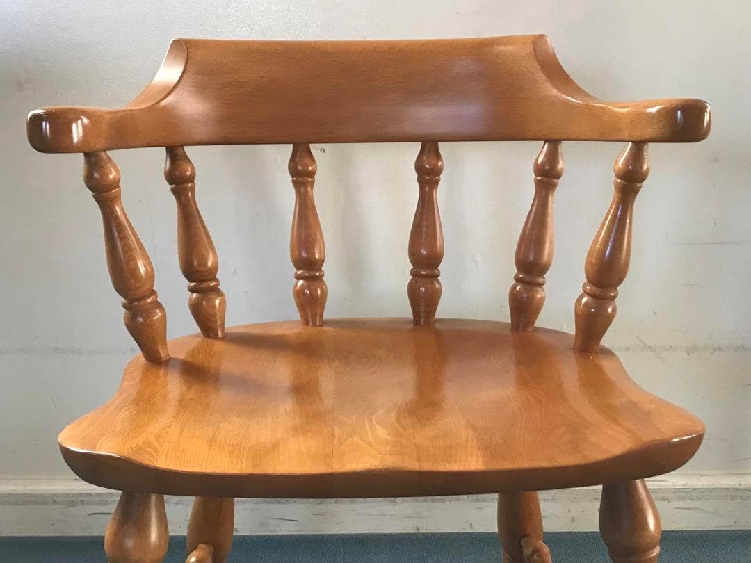 ❷KASHIWA木工　伝統的デザイン　スピンドル付き　柏木工の中でレアな逸品。 ❷KASHIWA木工 伝統的デザイン スピンドル付き 柏木工の中でな逸